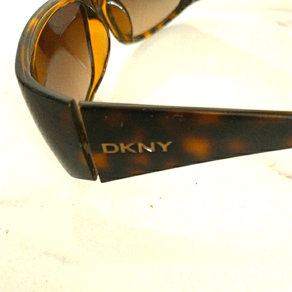 DKNY TORTOISE LOOK SUNGLASSES - Picture 6 of 8